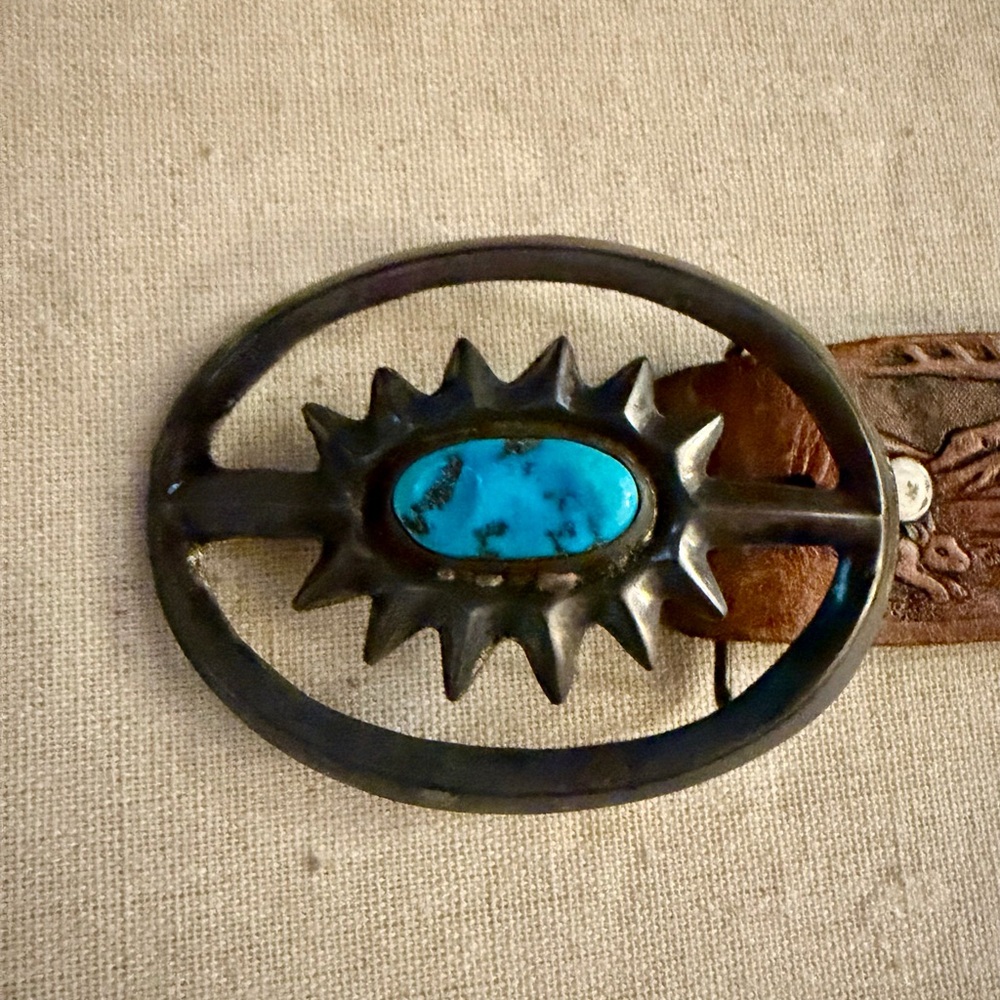 Be-Low the Belt vintage western style tooled leather and turquise buckle. - Picture 2 of 16